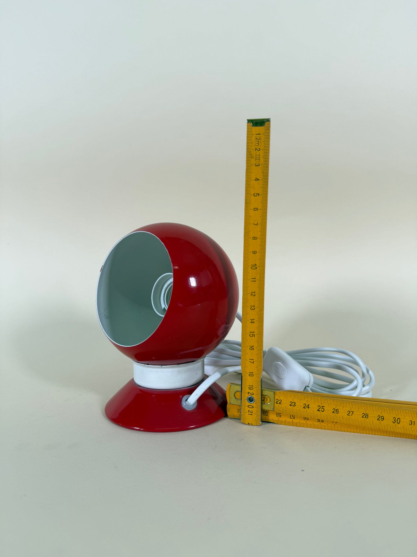 734
