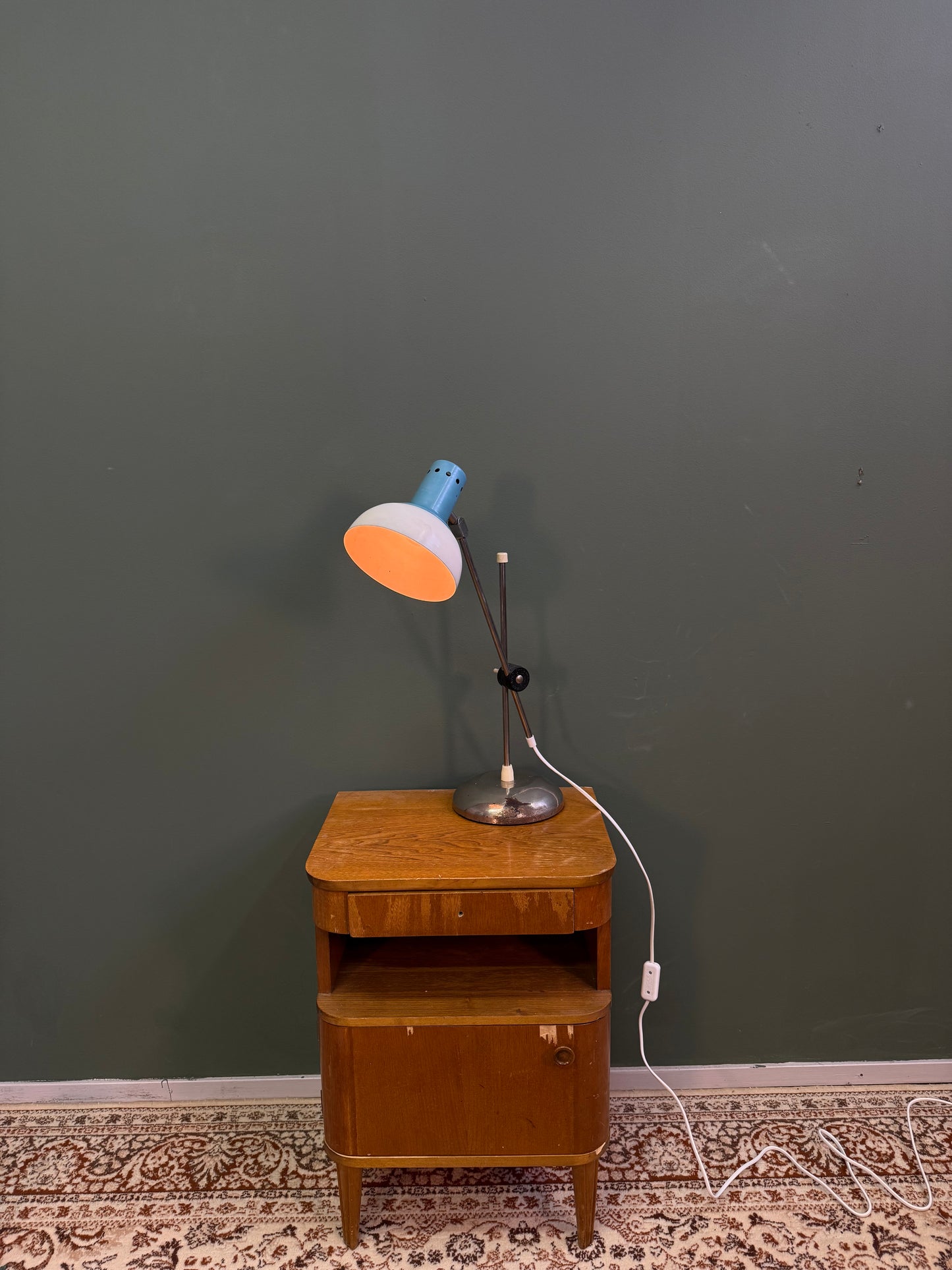 708