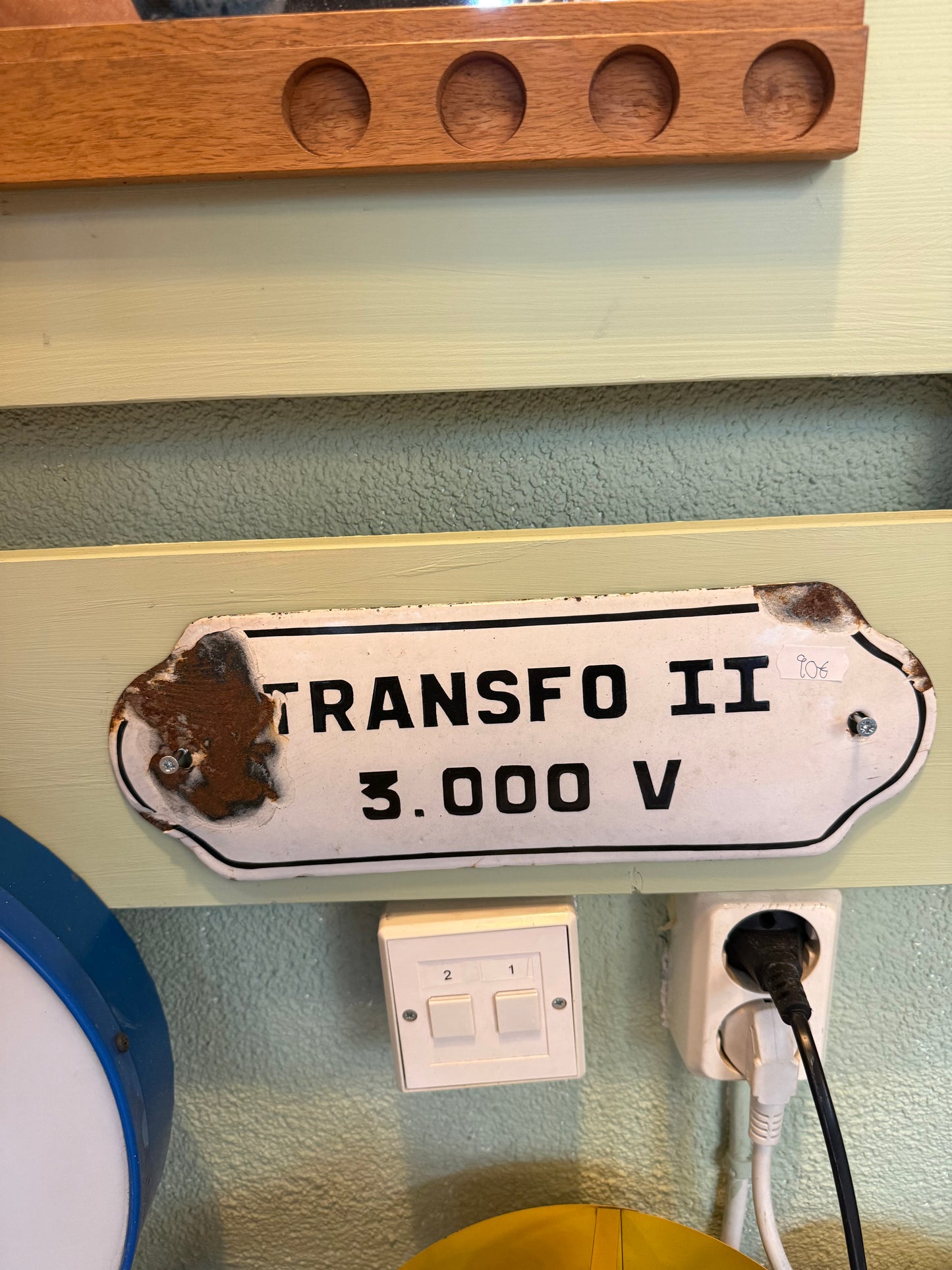 935