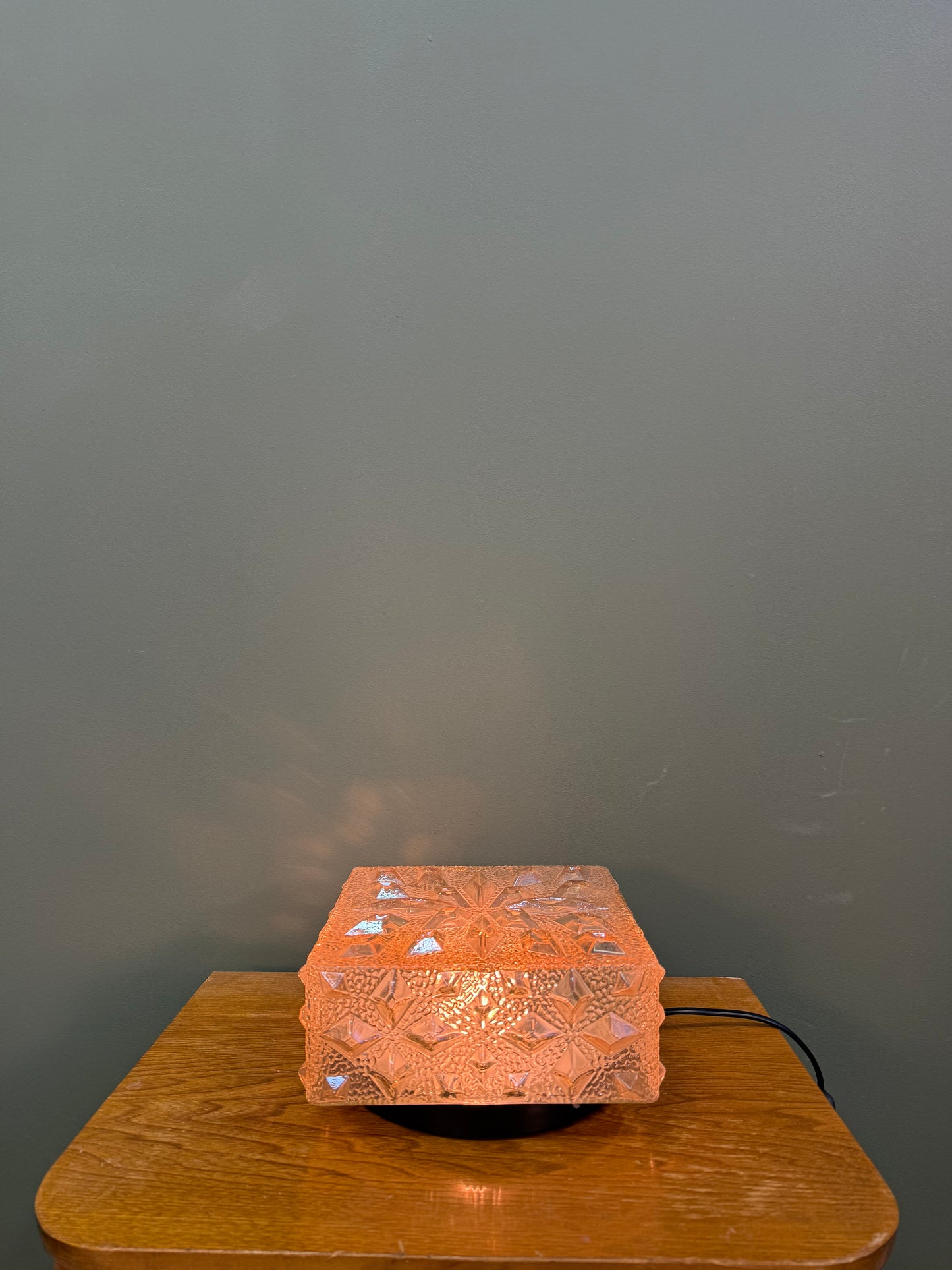 835