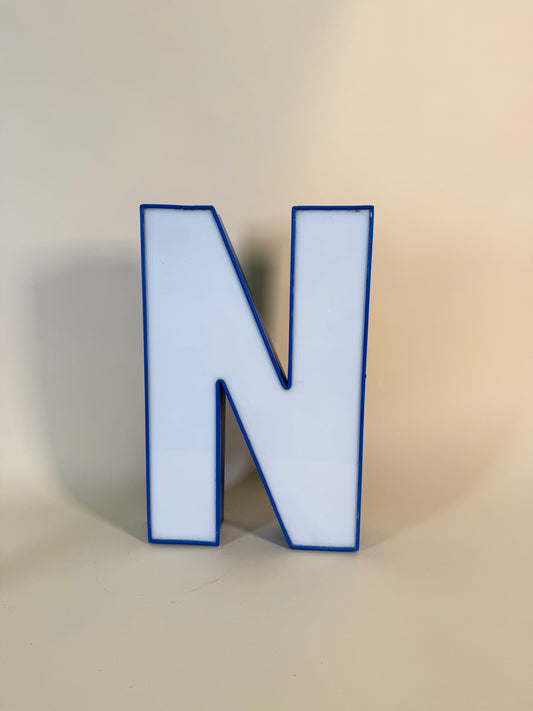 869