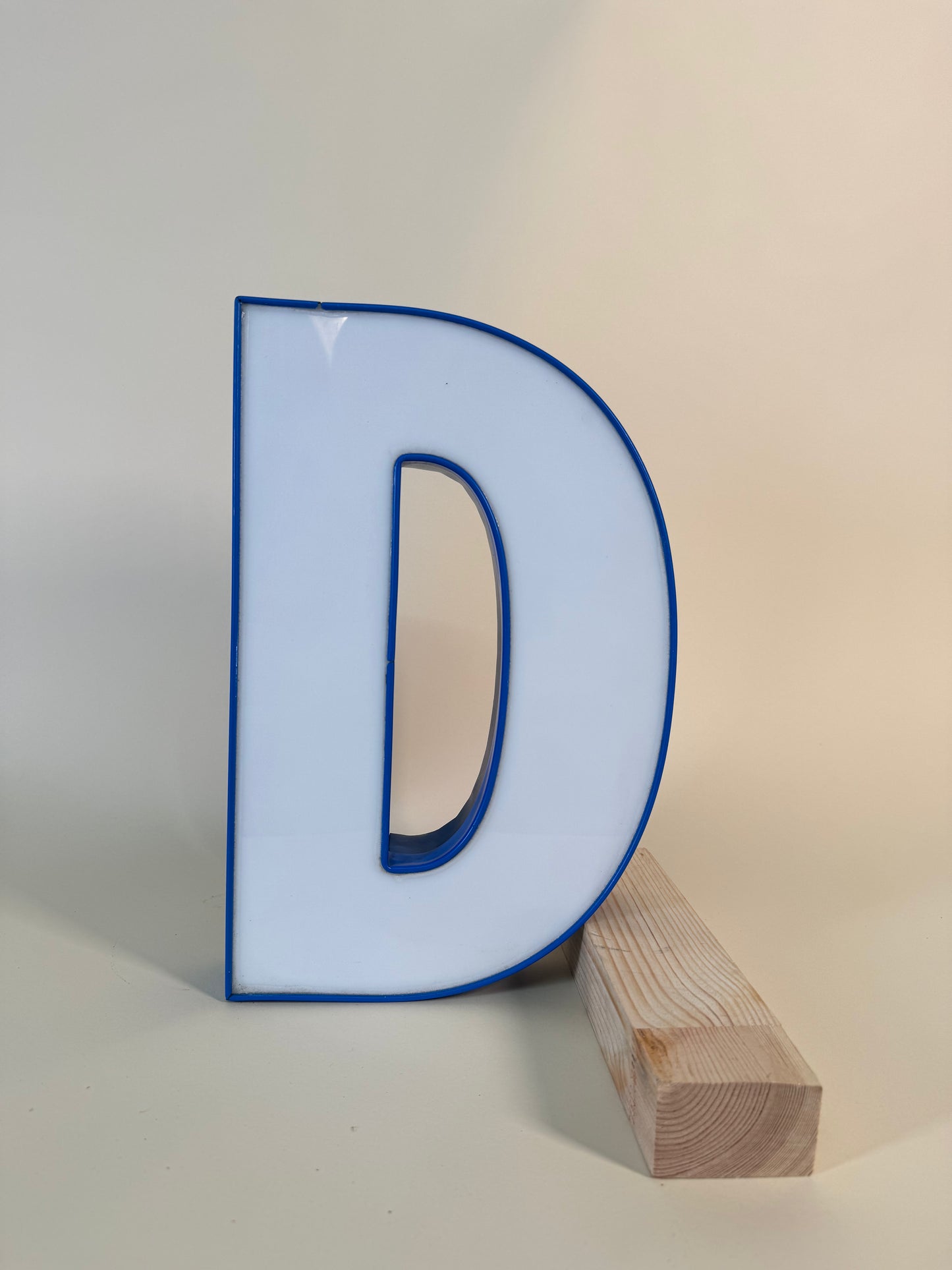 868