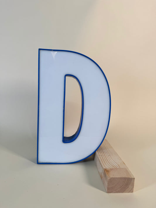 868